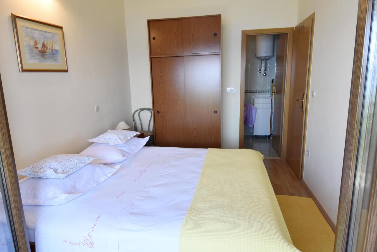 Delfina Apartment *