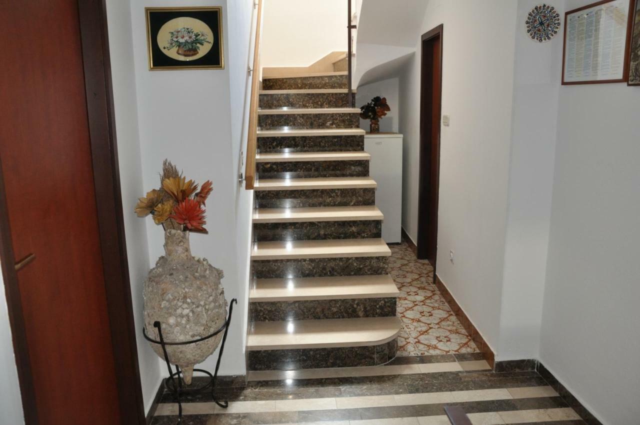 Delfina Apartment *